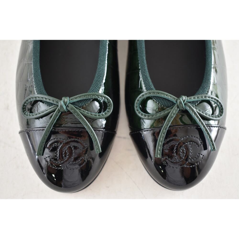 Chanel 26A Dark Green Black Crocodile Patent CC Logo Ballet Ballerina Flat 37.5 - Picture 15 of 16